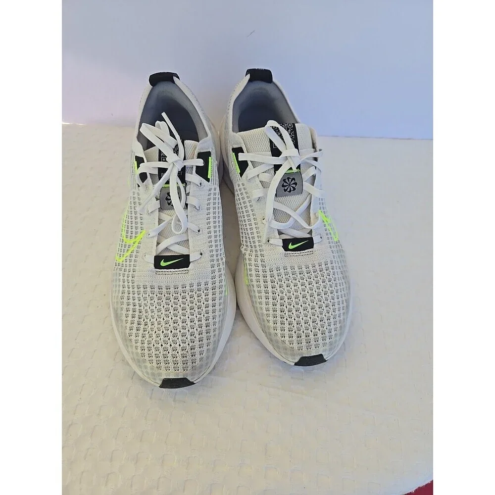 Nike Interact Run White Wolf Grey Black Volt Mens Size 11.5